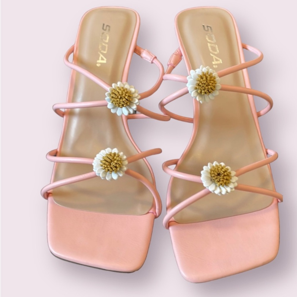 ⭐️NIB - Soda Peach Flower Strappy Heels Womans Size 6.5